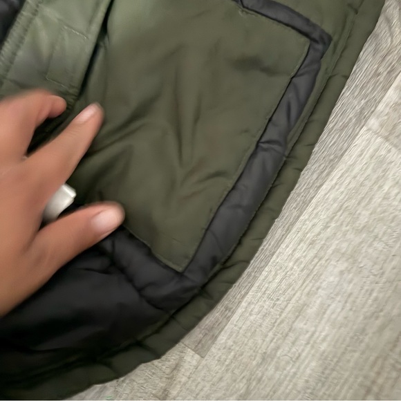 Michael Kors Big Boy Olive Green Puffer parka Coat with Faux Fur Hooded bib - Picture 11 of 12